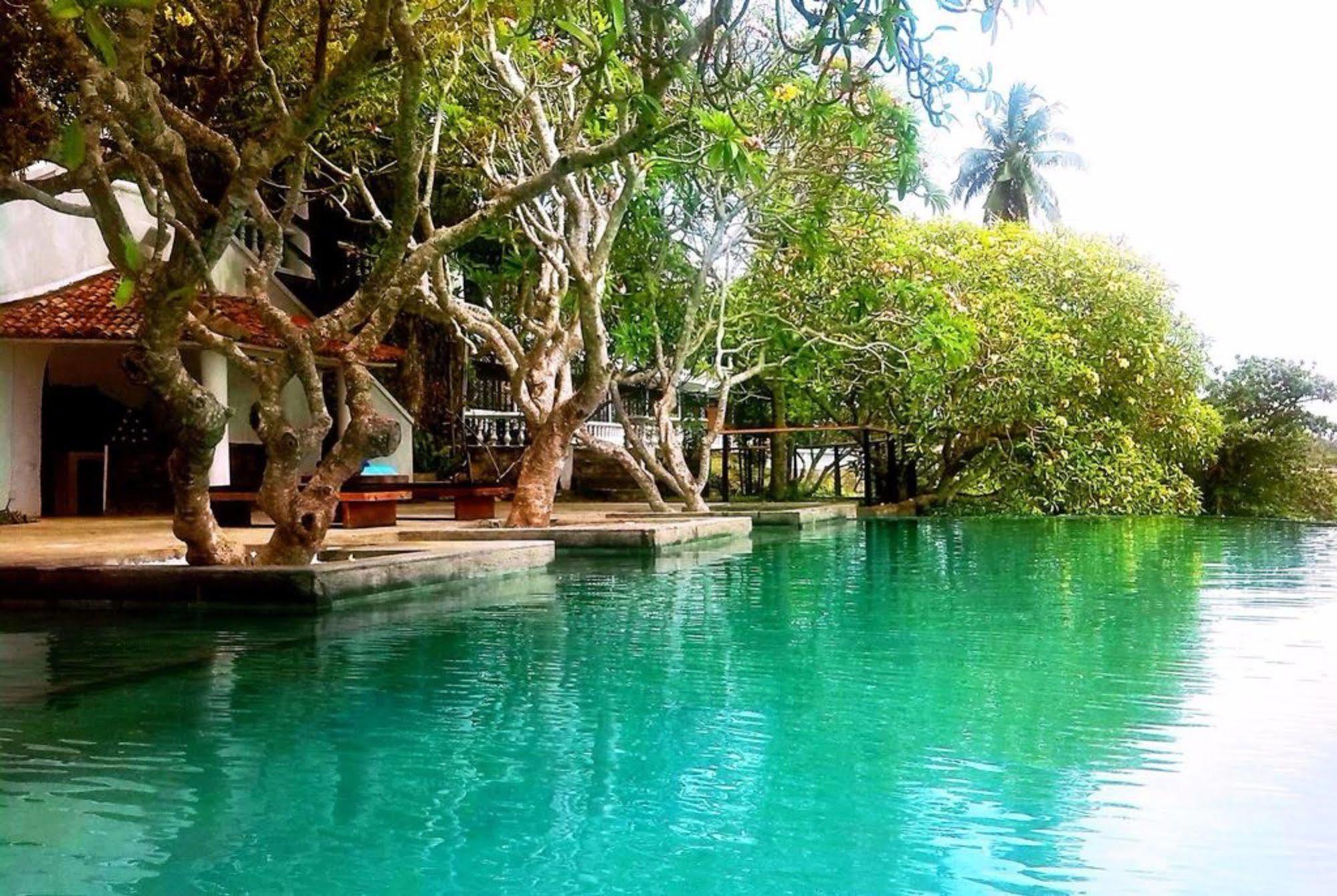 Closenberg Hotel Галле Экстерьер фото